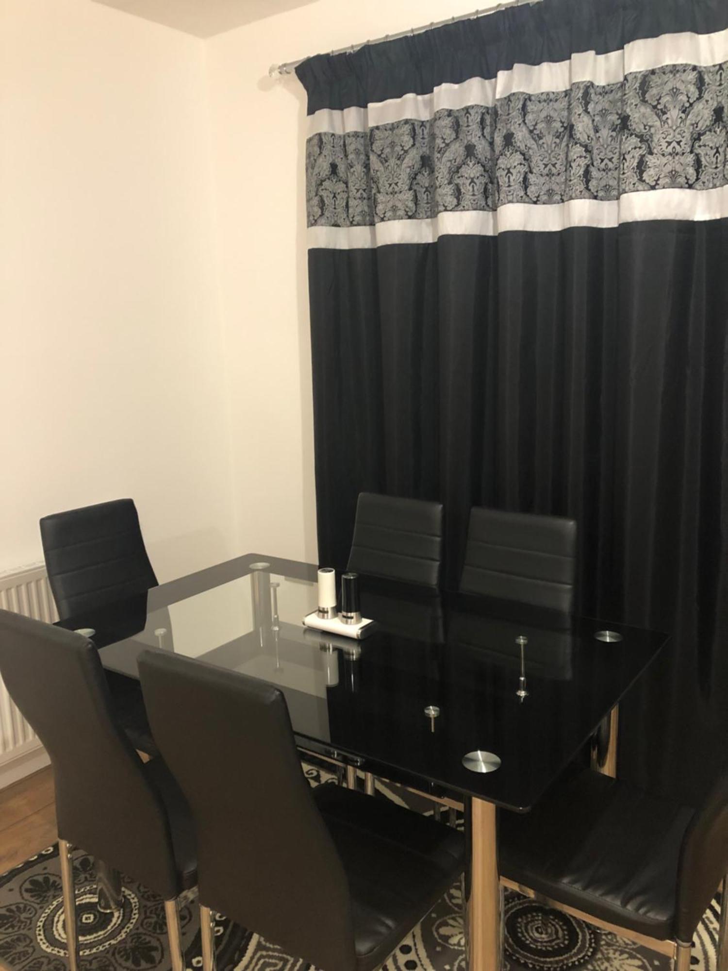 Luxury Kingsize Bedroom With Private Bathroom Northolt  Екстер'єр фото